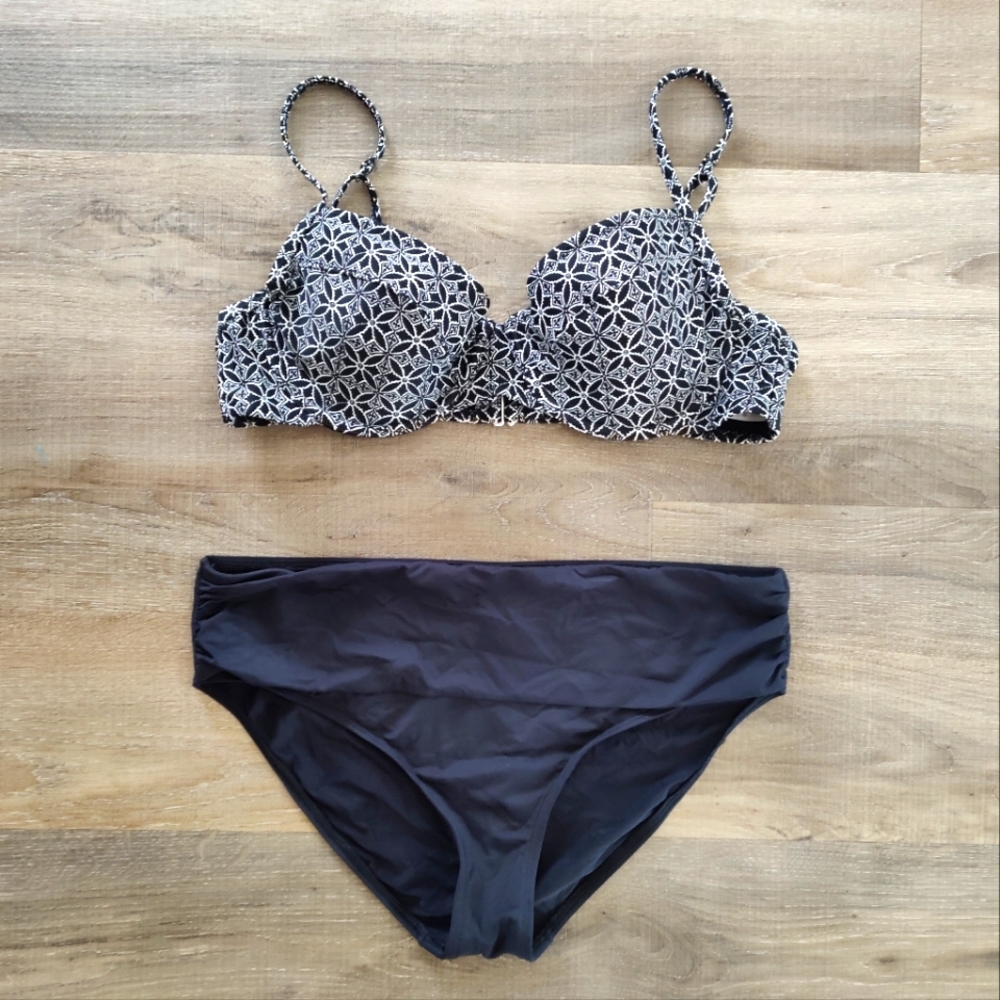 Women's Black Geometric Bikini